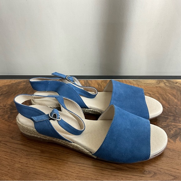 Eric Michael Shannon Blue Denim Suede Raffia Wedge Sandal New in Box - Picture 3 of 6